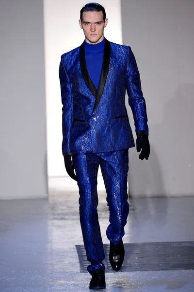 Look 11